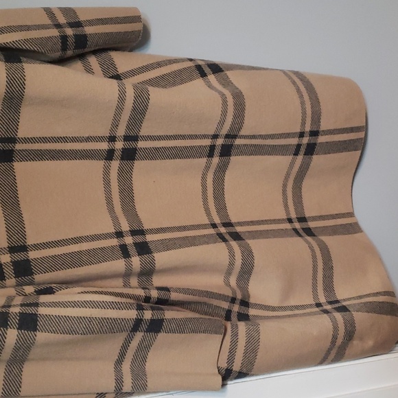 Sweater - Picture 4 of 4